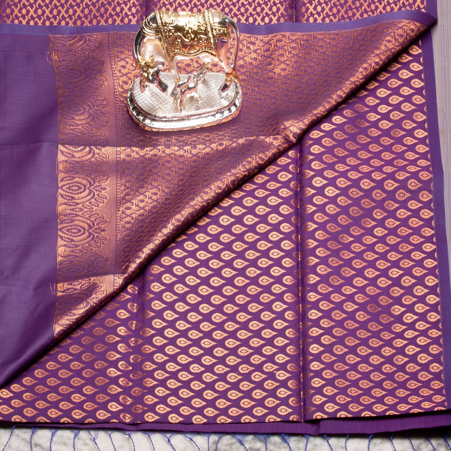 Kanchipuram Thread Lite Pearl Silk Saree | KA10025